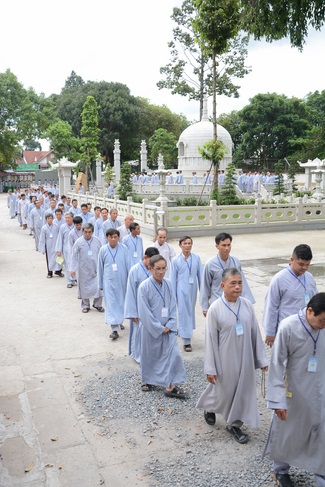 “HOW TO TAKE THE RIGHT PRAYING IN BUDDHISM” Dharma Talk in the 89th Seven-Day Retreat